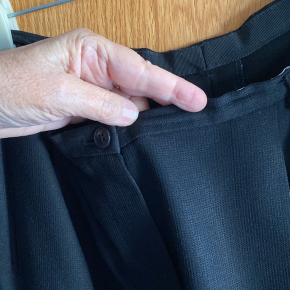 Giorgio Armani 3 piece suit. Jacket, sleeveless top, pants, size 14. - Picture 9 of 15